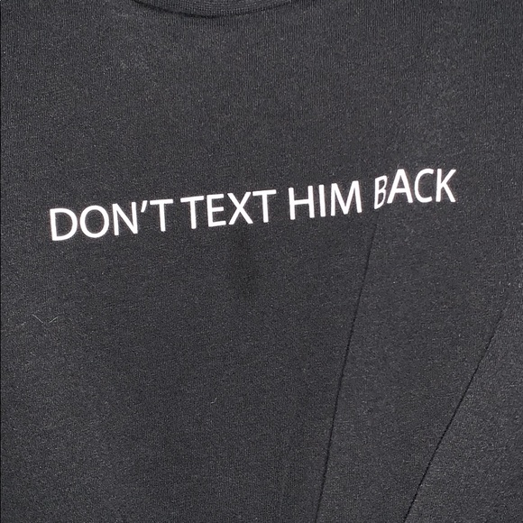 “Dont text him back” crop top - Picture 2 of 3
